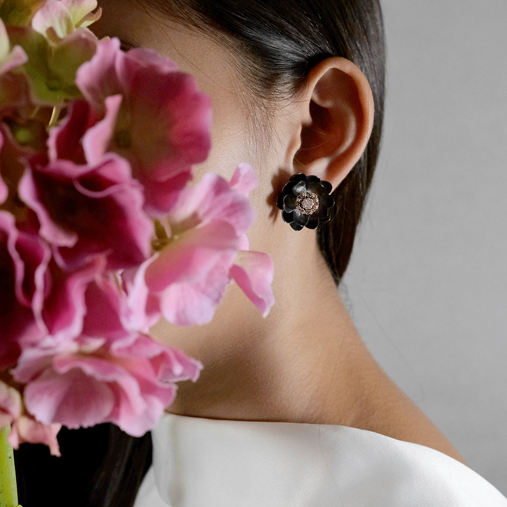 Lotus Earrings in Yellow Gold and Black Silver, Medium
