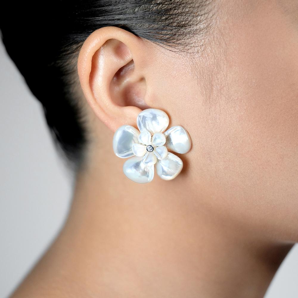 Mother of Pearl Kalachuchi Earring, 15mm with Diamond
