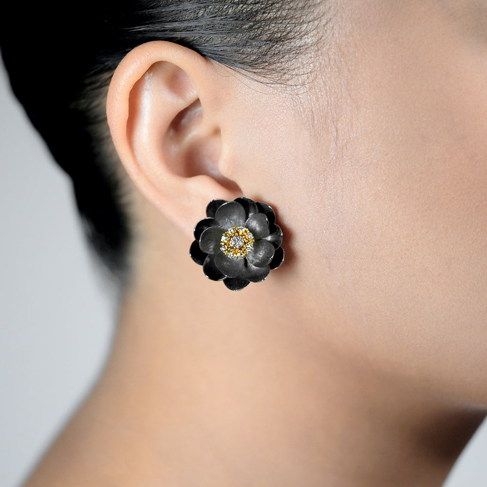 Lotus Earrings in Yellow Gold and Black Silver, Medium