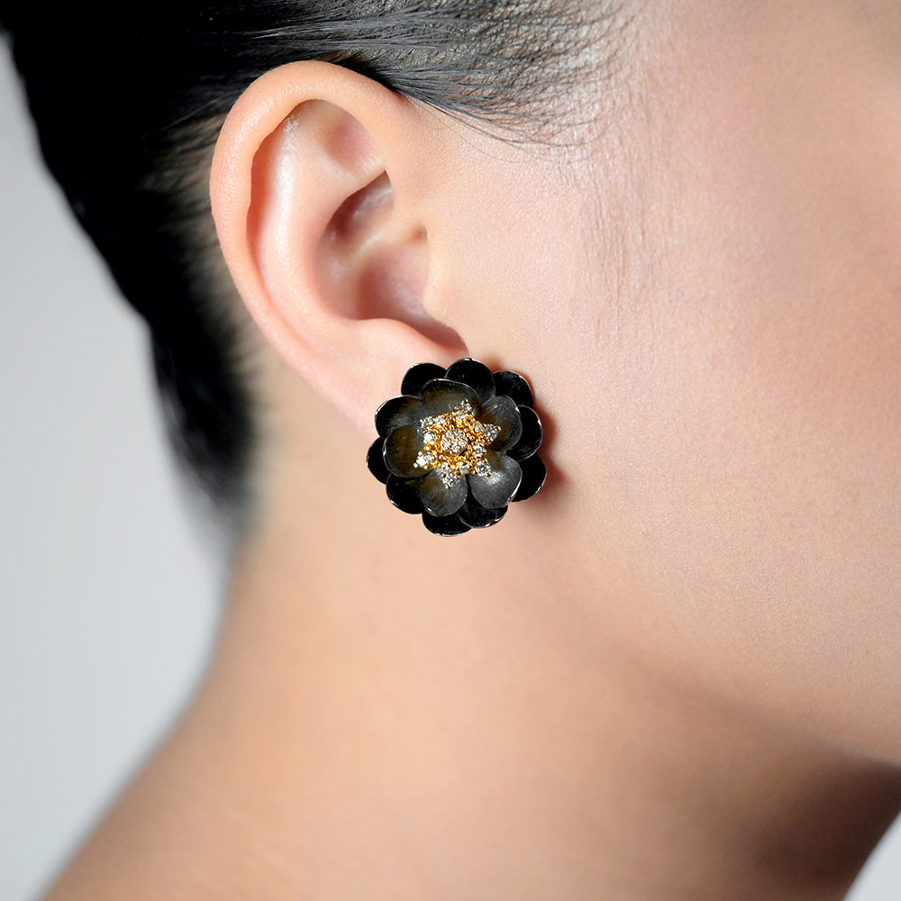 Lotus Earrings in Yellow Gold and Black Silver, Medium