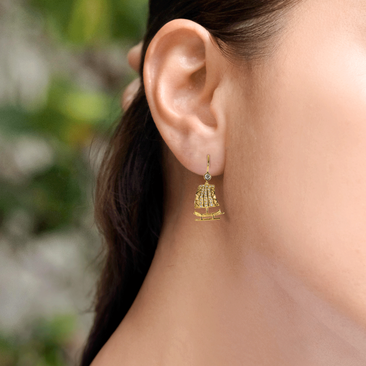 Vinta Hook Earrings