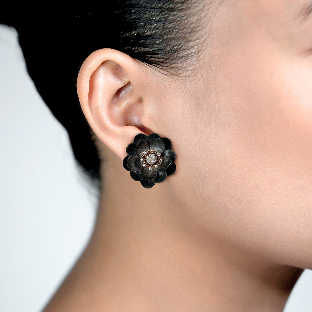 Lotus Earrings in Yellow Gold and Black Silver, Medium